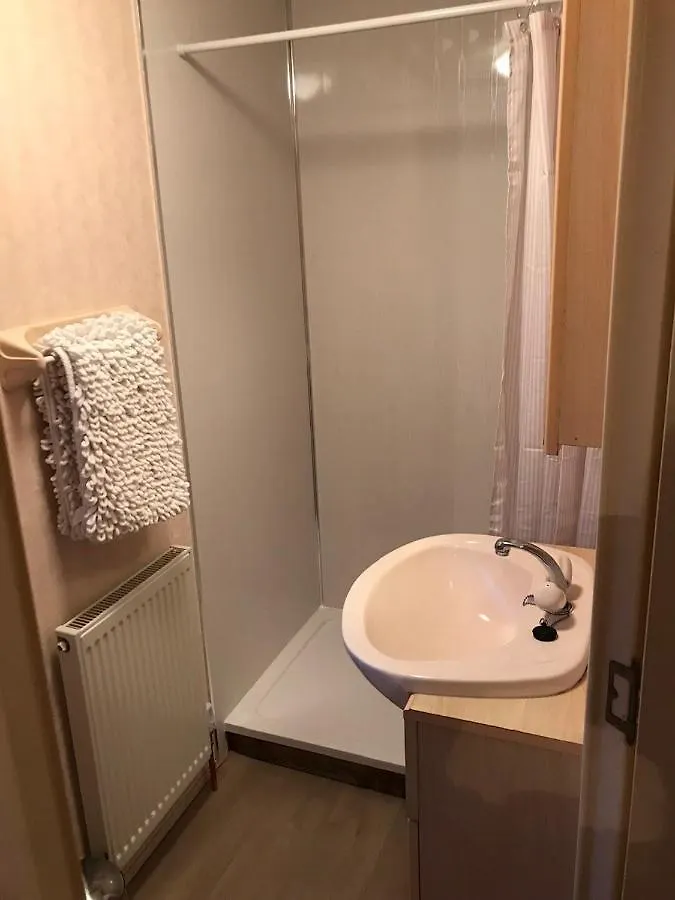 Apartment The Fox Inn, Roxby, Static Caravan
