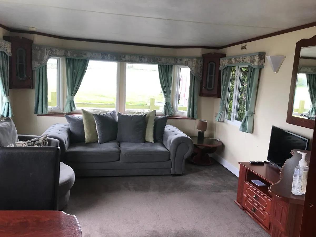 The Fox Inn, Roxby, Static Caravan